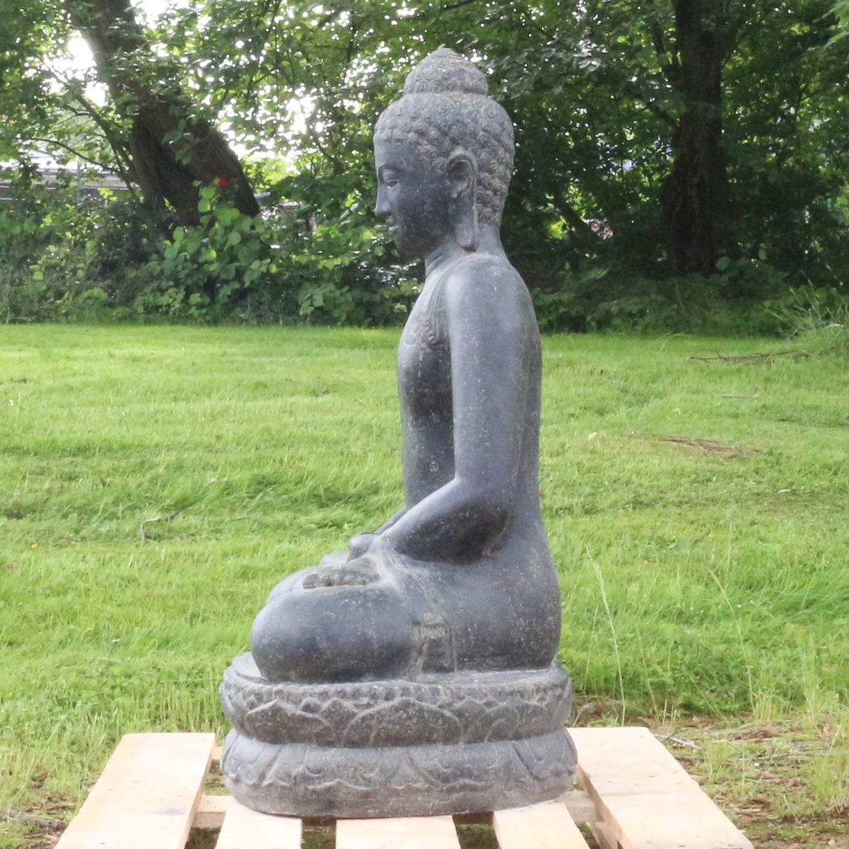 Buddha Steinfigur Deko aus Stein für den Garten frostsicher wetterfest groß Steinbuddha
