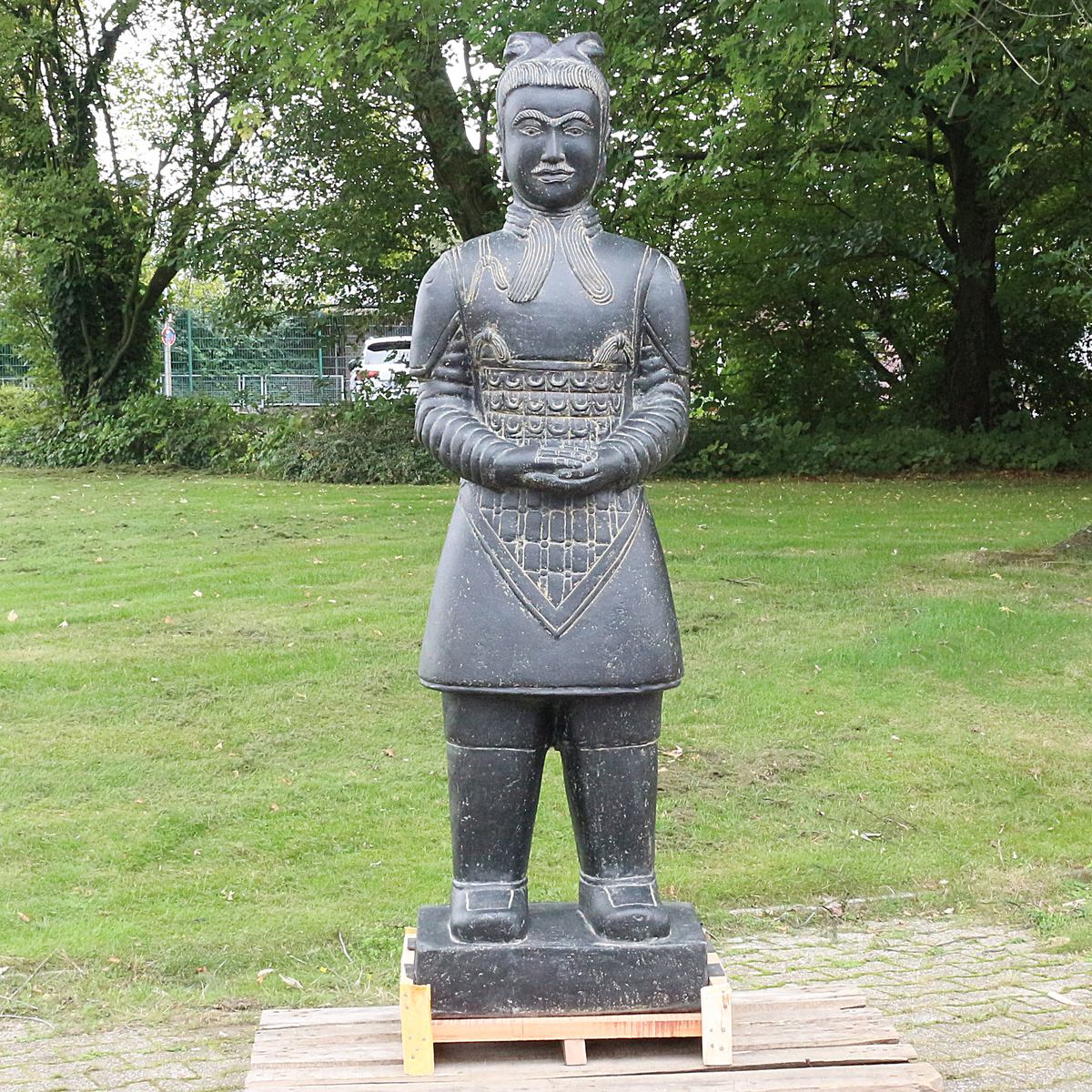 Samurai Krieger aus Stein Japan Steinfigur Skulptur Gartenfigur Massiv frostsicher für innen und außen Steinkrieger stehend 200 cm