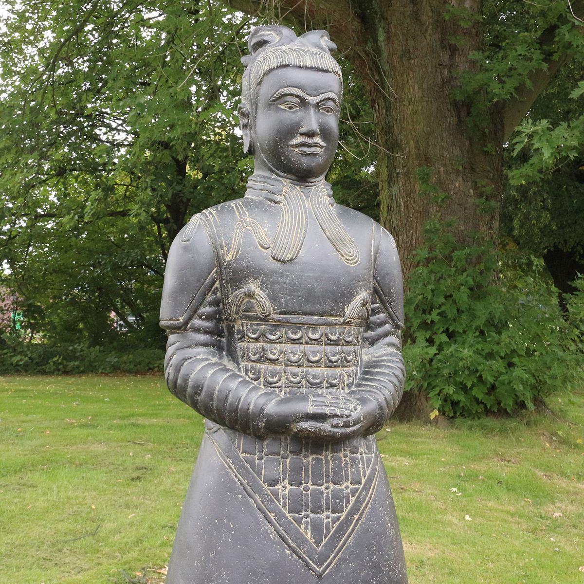 Samurai Krieger aus Stein Japan Steinfigur Skulptur Gartenfigur Massiv frostsicher für innen und außen Steinkrieger stehend 200 cm