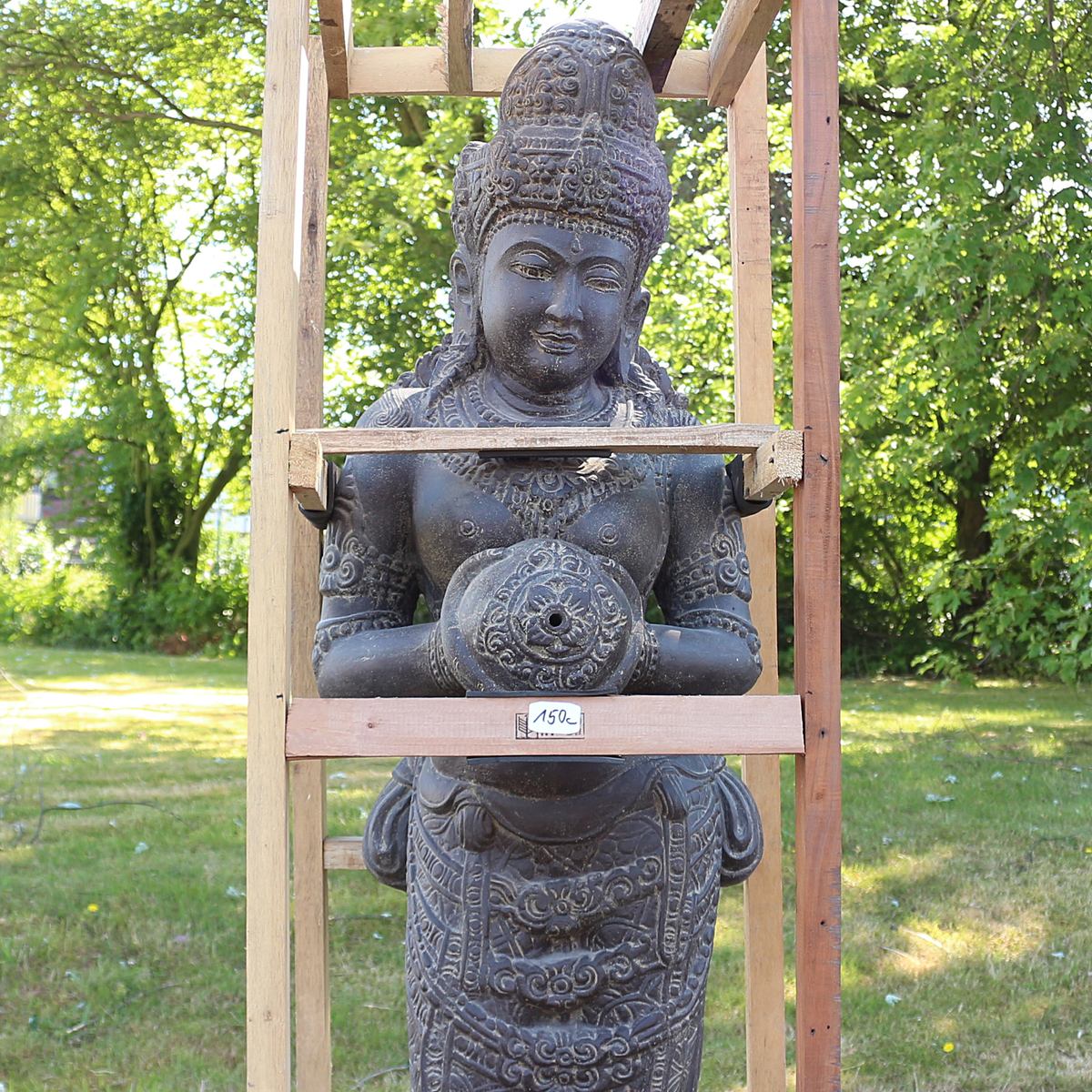 Devi Statue Figur Brunnen Skulptur Stehend Asien Indonesien Deko Steinguss Lavastein Gartenfigur Skulptur mit Wasseranschluss 152 cm