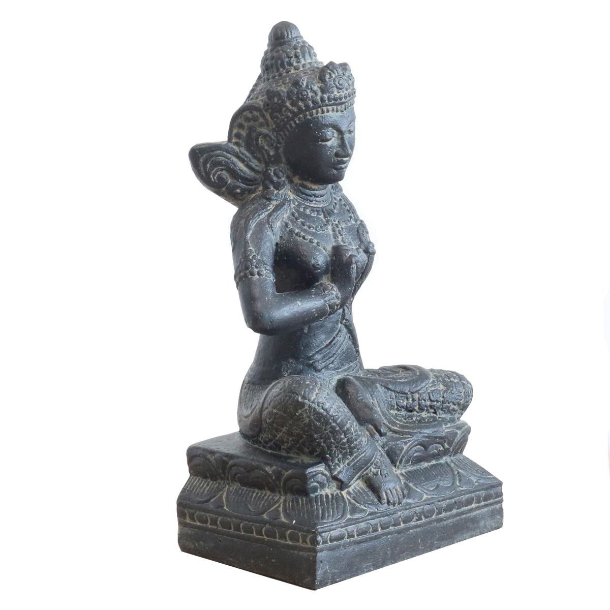 Sri Dewi Skulptur Stein Lavasand Indonesien Bali Gott Hinduismus Steinfigur Stein Figur Frostfest für innen oder außen sitzend 35 cm