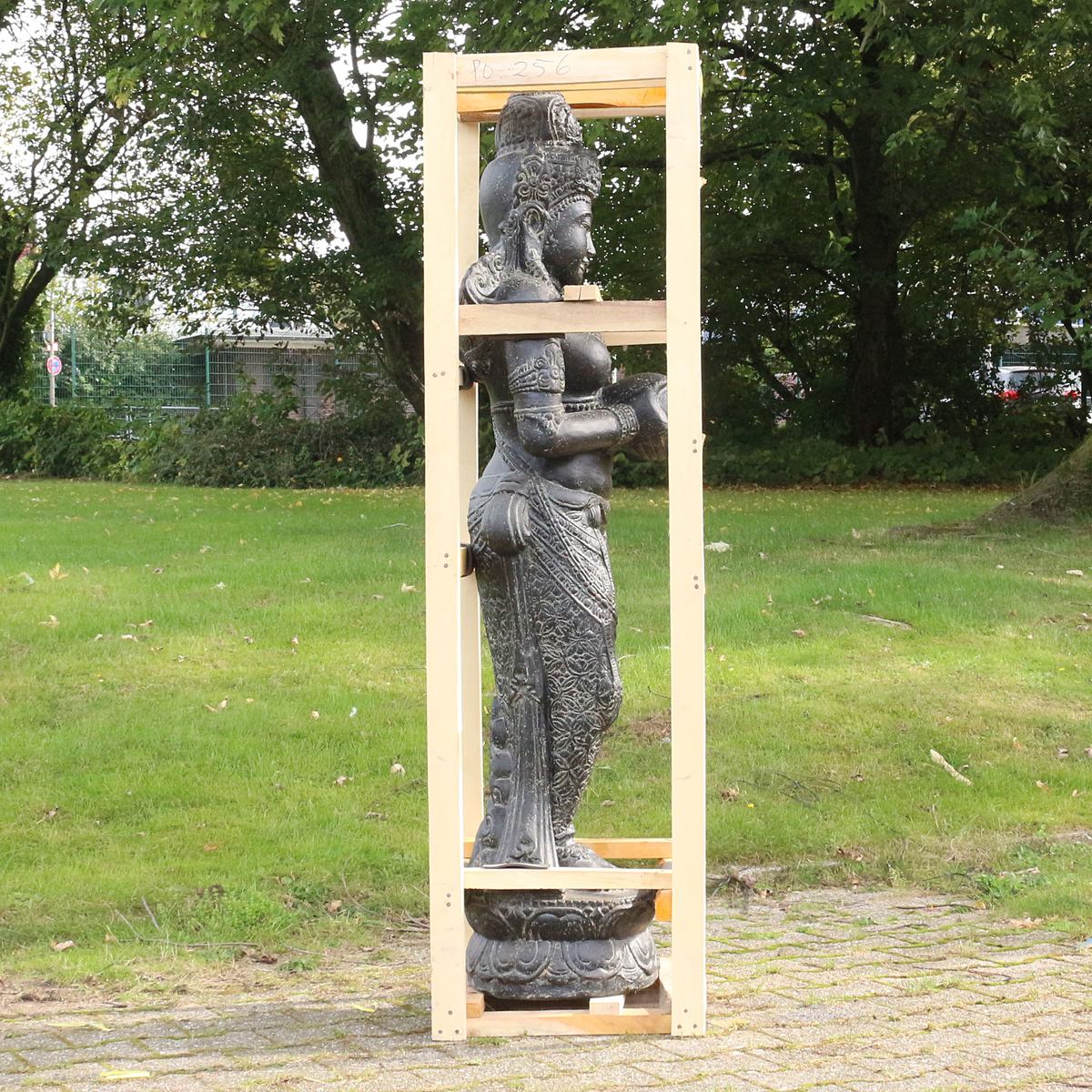 Devi Göttin Hinduismus Figur Skulptur Stein Lavasand Bali Gott Steinfigur Gartenfigur Brunnen 153 cm