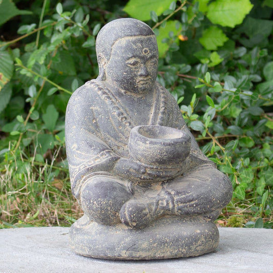 Mönch Figur Kerzen Skulptur Stein Lavasand Bali sitzend Gott Garten Deko Teelichthalter 20 cm