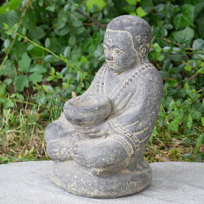 Mönch Figur Kerzen Skulptur Stein Lavasand Bali sitzend Gott Garten Deko Teelichthalter 20 cm