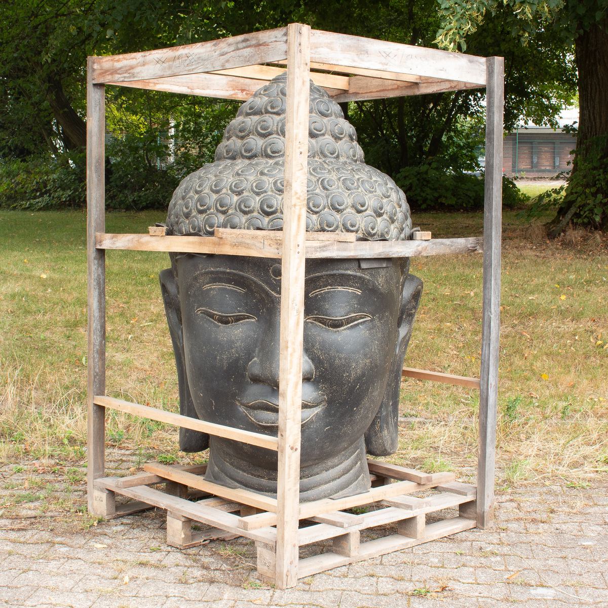 XXL Buddha Kopf Wasserspiel aus Lavasteinguss große Gartenfigur mit Wasserauslauf frostfeste Buddha-Figur 150 cm