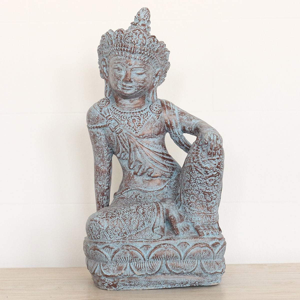 Sri Dewi Skulptur Stein Lavasand Indonesien Bali Gott Hinduismus Steinfigur Stein Figur Frostfest für innen oder außen sitzend 40 cm