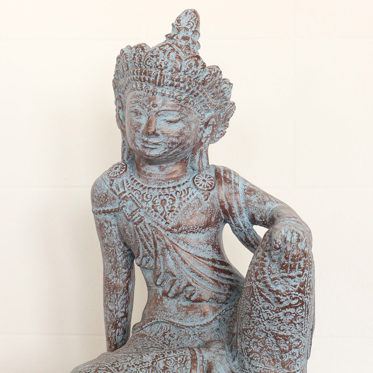 Sri Dewi Skulptur Stein Lavasand Indonesien Bali Gott Hinduismus Steinfigur Stein Figur Frostfest für innen oder außen sitzend 40 cm