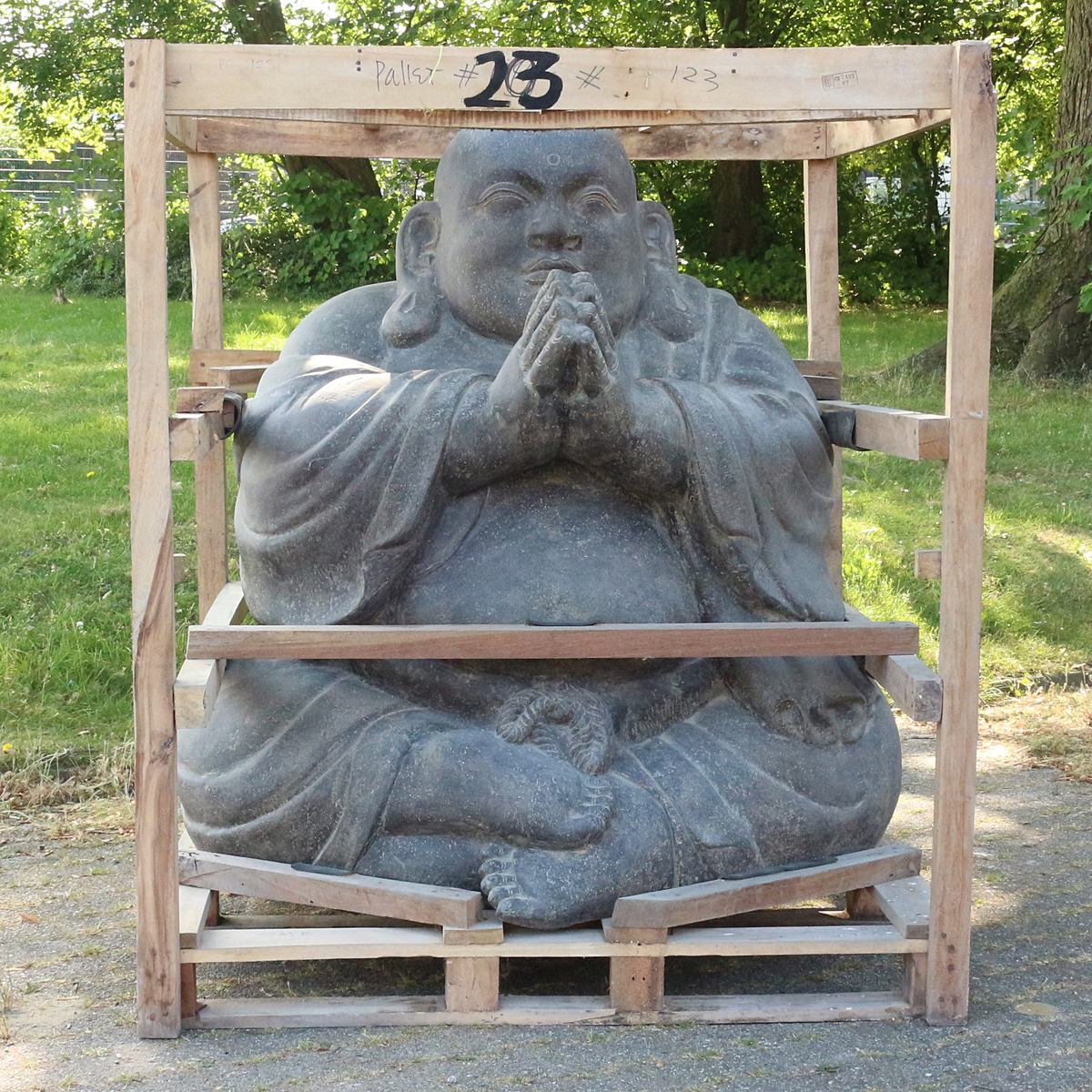 XXL China Buddha Statue sitzend Figur Skulptur Asien Indonesien Deko Steinguss Lavastein Gartenfigur 130 cm