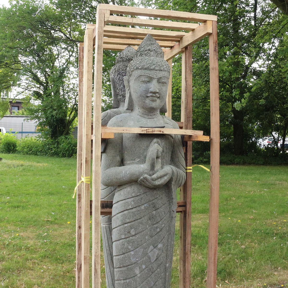 Buddha Steinfigur Deko aus Stein für den Garten frostsicher wetterfest groß Steinbuddha